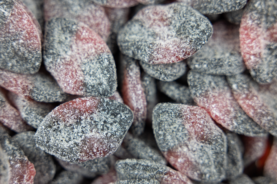 Sura Hallon Lakrits Läppar (Sour Raspberry and Licorice Lips)